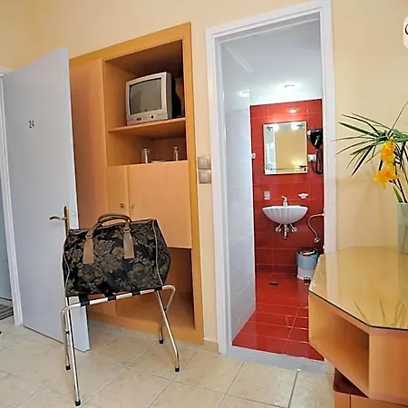 Hotel Apollon *